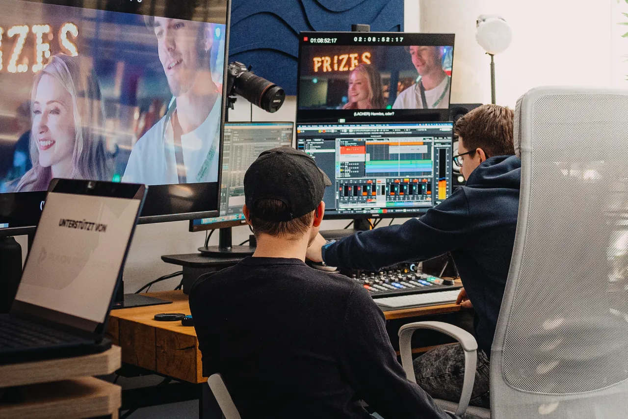 Teilnehmende von Build Your Voice